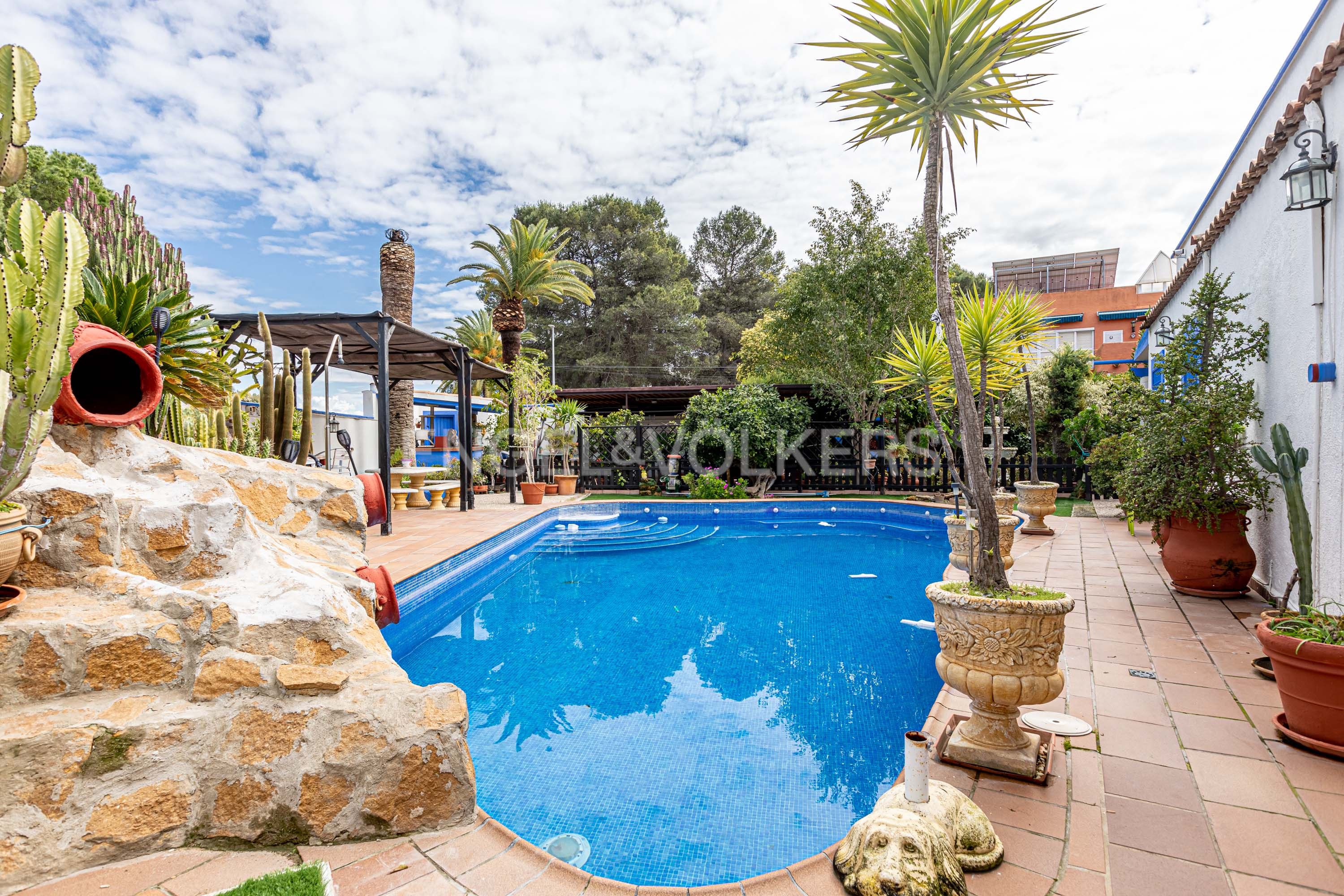 Swimming pool of Single-family semi-detached for sale in Montequinto  with Heating
