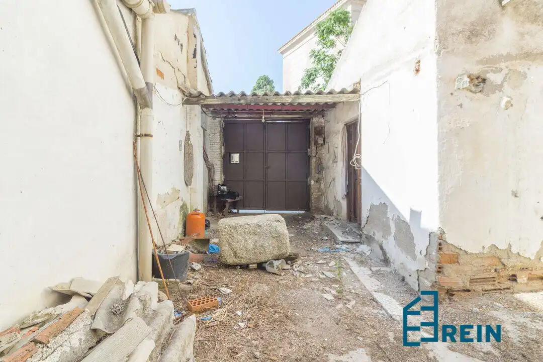 Vista exterior de Casa o xalet en venda en Yuncler amb Traster