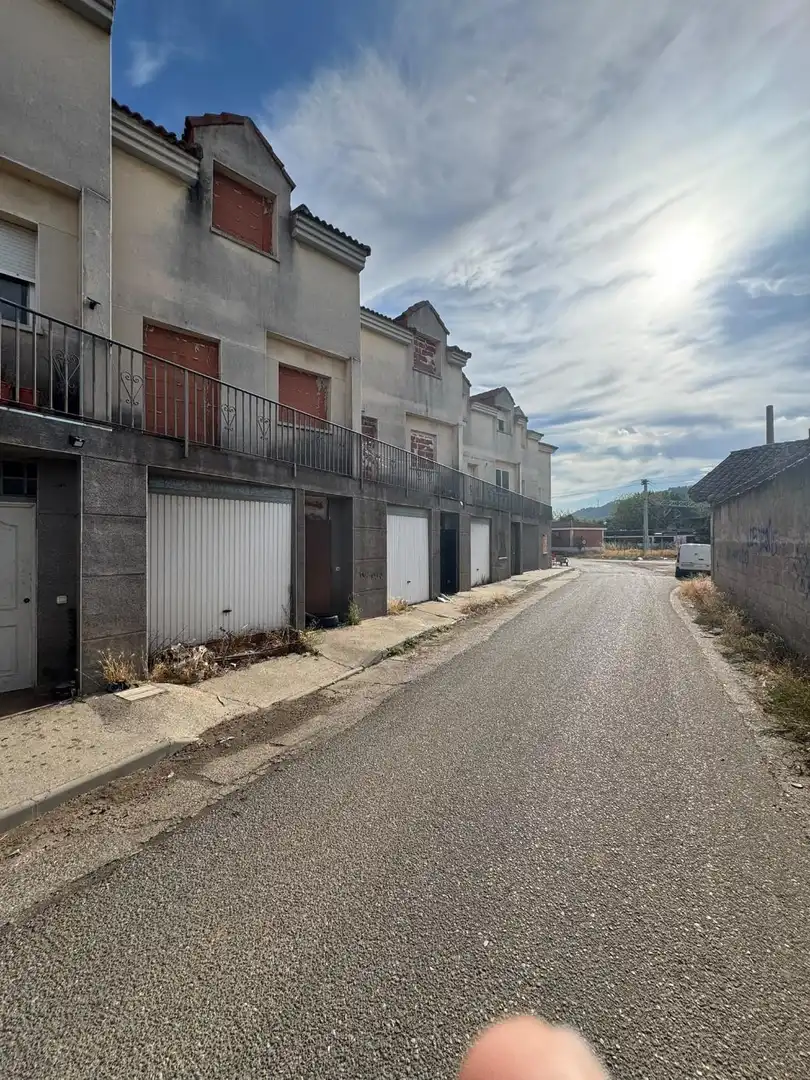 Exterior view of Houses for sale in Cabezón de Pisuerga, Valladolid