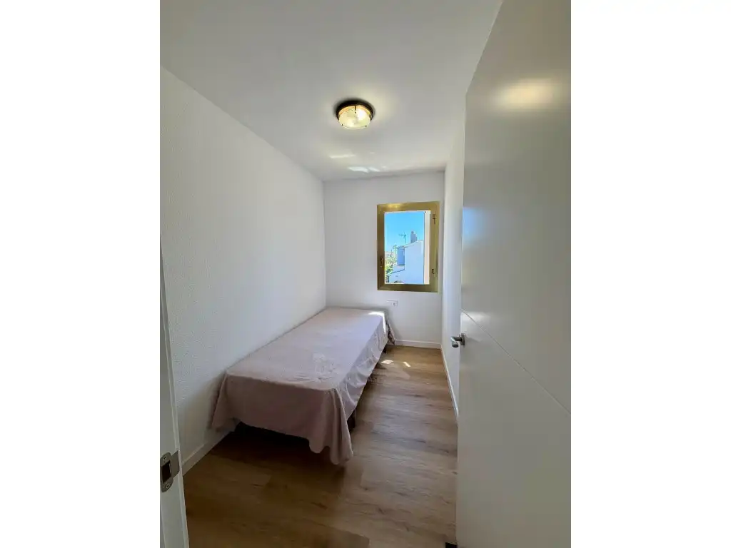 Dormitori de Casa o xalet en venda en Cambrils amb Piscina comunitària