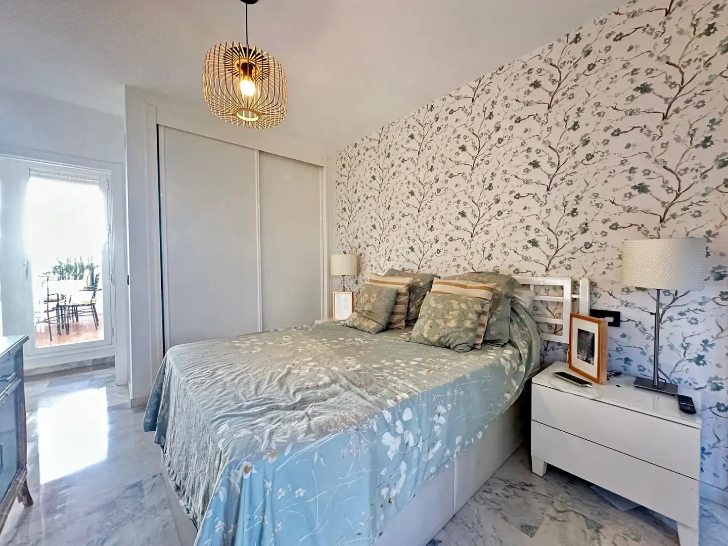Dormitori de Àtic en venda en Marbella amb Aire condicionat, Jardí privat i Terrassa