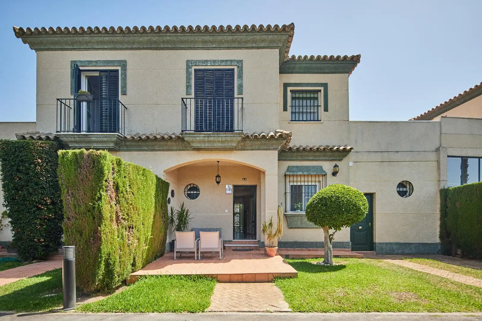 Adosado con piscina en venta en Novo Sancti Petri
