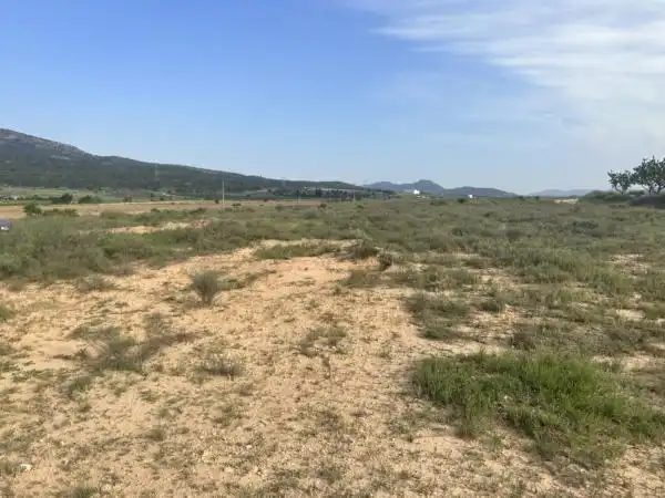 Rustikales Grundstück zum Verkauf in Salinas