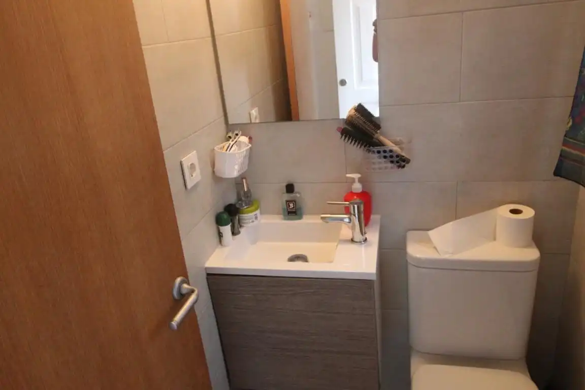 Bany de Casa adosada en venda en Torrevieja amb Jardí privat, Terrassa i Moblat