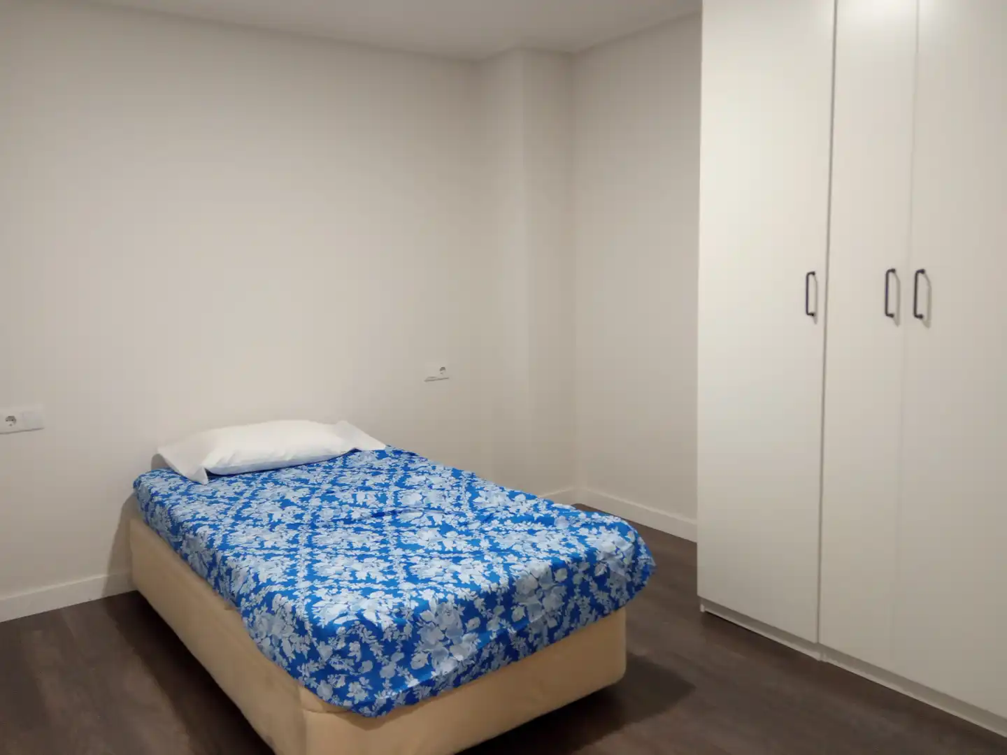 Bedroom of Flat for rent in Ourense Capital   with Heating, Terrace and Furnished