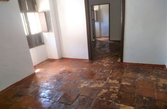 Casa adosada en venda a ABAJO, 17, Torre Alháquime