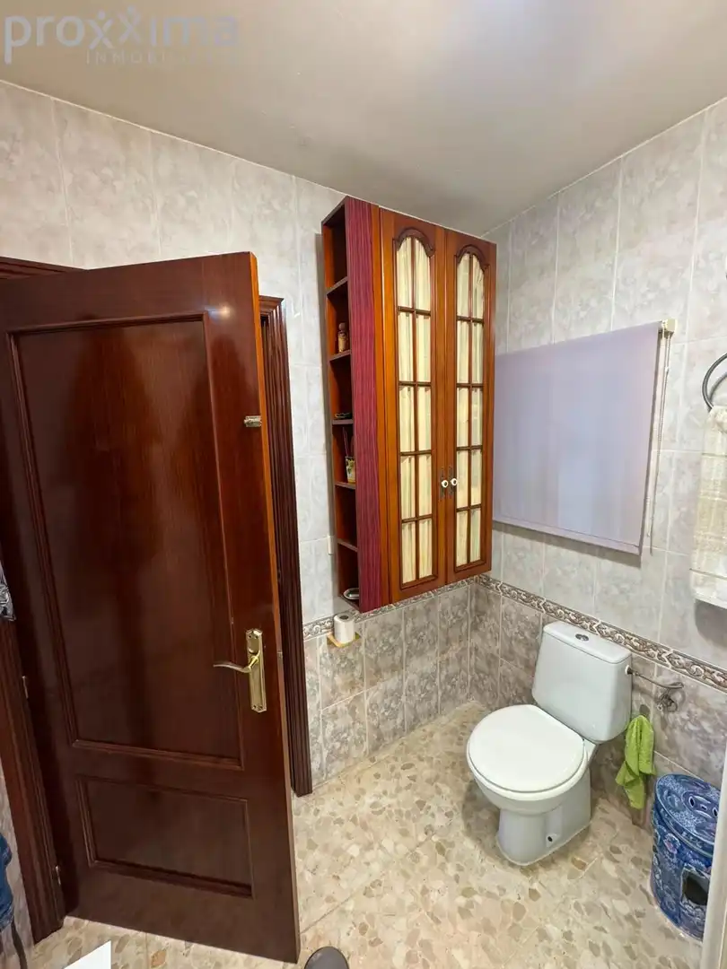Bany de Casa adosada en venda en Alcalá de Guadaira amb Aire condicionat, Terrassa i Traster