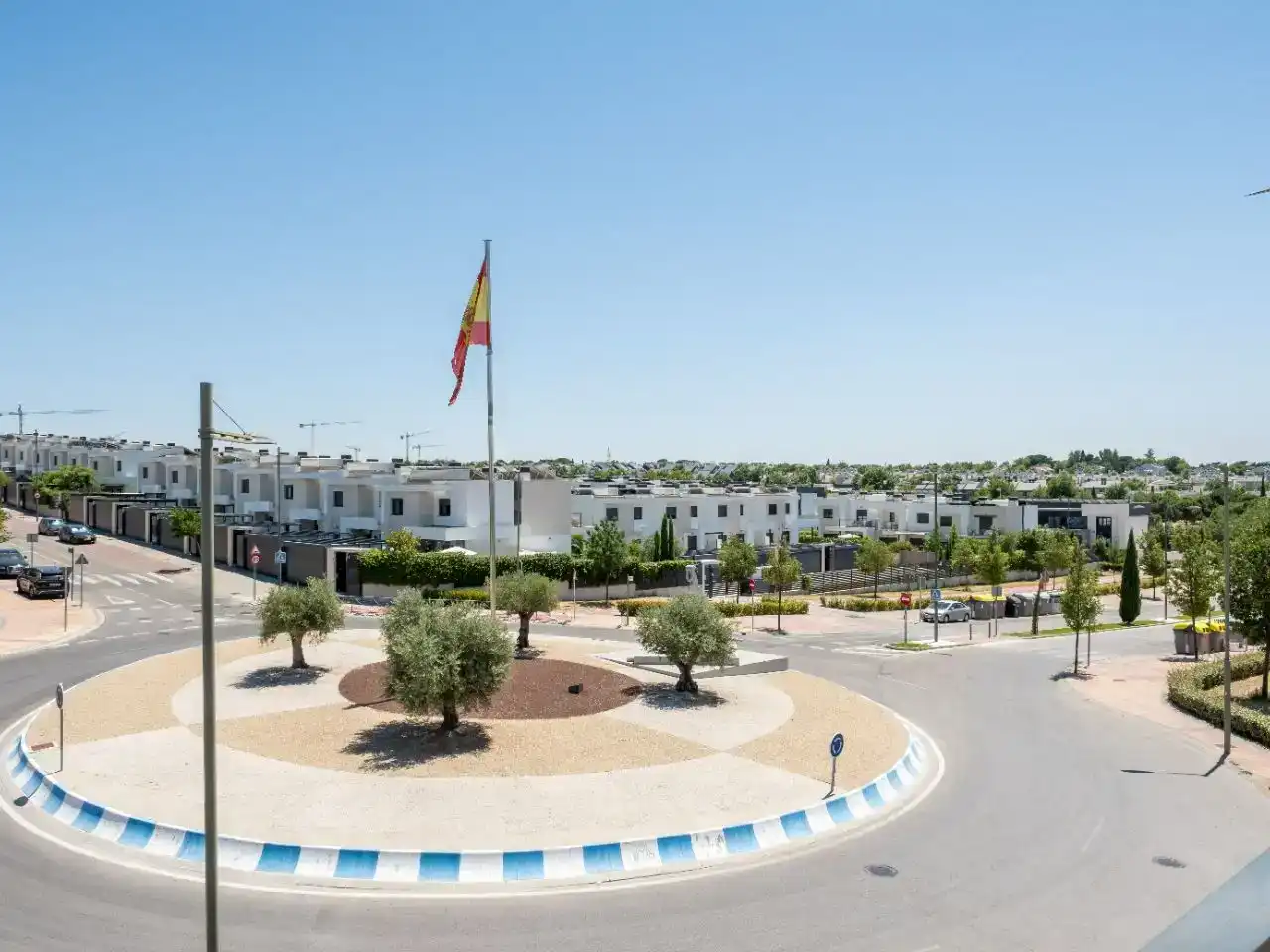 Exterior view of Flat for sale in Boadilla del Monte  with Air Conditioner, Private garden and Parquet flooring