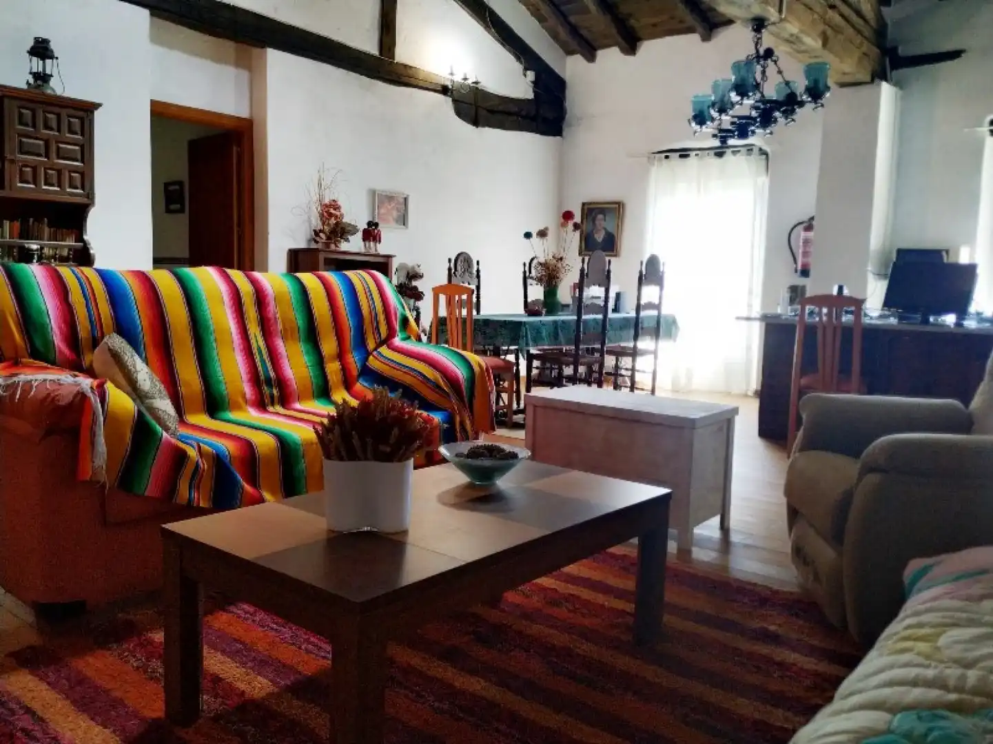 Sala d'estar de Casa o xalet en venda en Valle de Valdelucio amb Calefacció, Jardí privat i Parquet