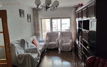 Sala d'estar de Pis en venda en  Albacete Capital amb Calefacció i Balcó