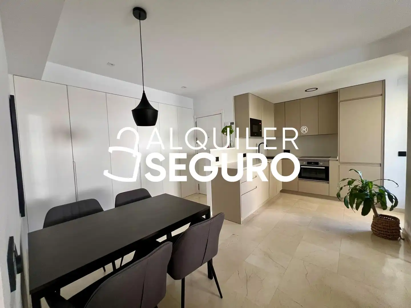 Küche von Wohnung zur Miete in Benalmádena mit Klimaanlage, Terrasse und Schwimmbad