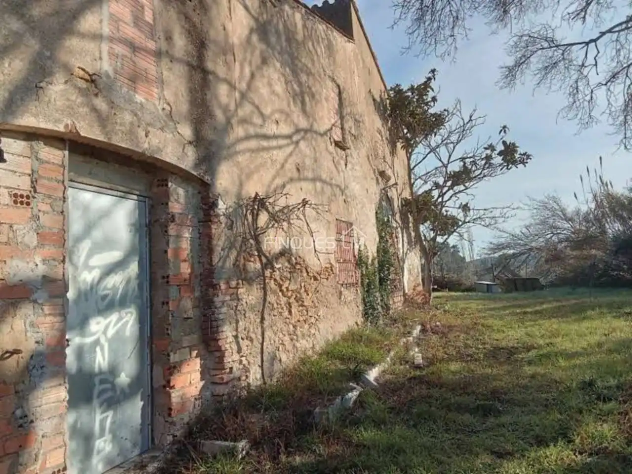 Vista exterior de Finca rústica en venda en Tordera amb Jardí privat