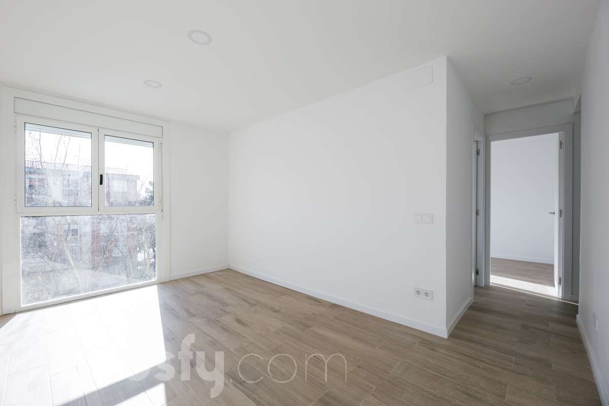 Bedroom of Flat for sale in Sabadell