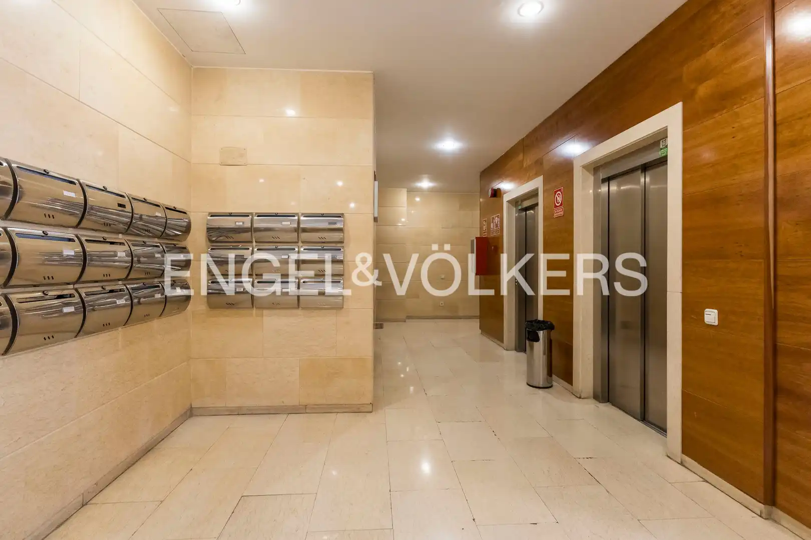 Flat for sale in Madrid  with Air Conditioner, Heating and Swimming Pool