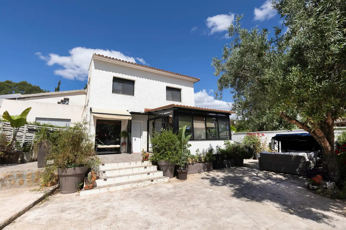 Vista exterior de Casa adosada en venta en L'Eliana con Aire acondicionado y Jardín privado