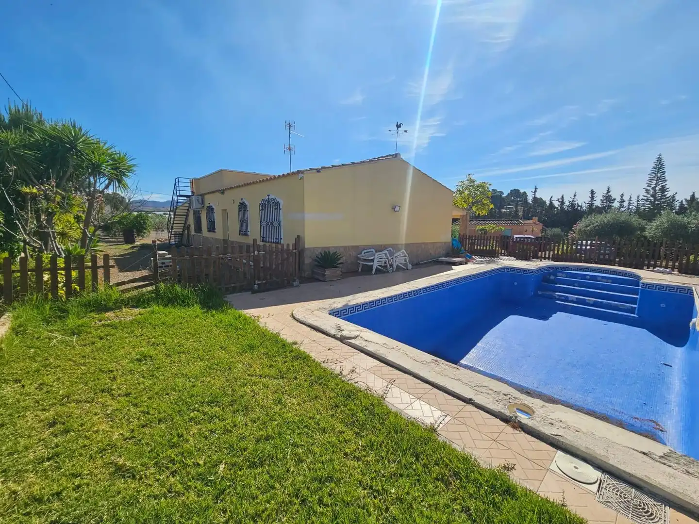 Piscina de Casa o xalet en venda en Águilas amb Jardí privat, Terrassa i Traster