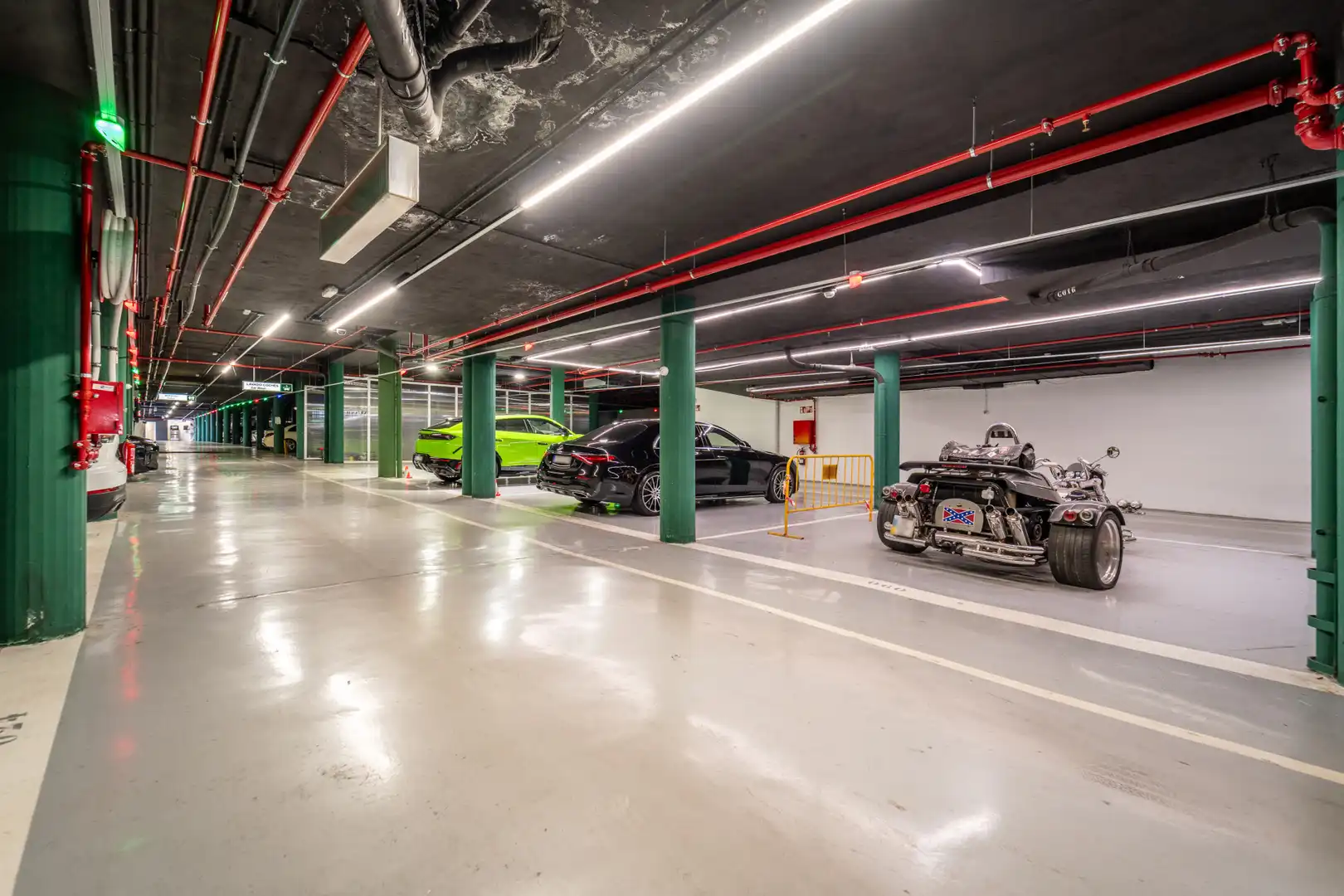 Parking de Local en venta en Nueva Andalucía