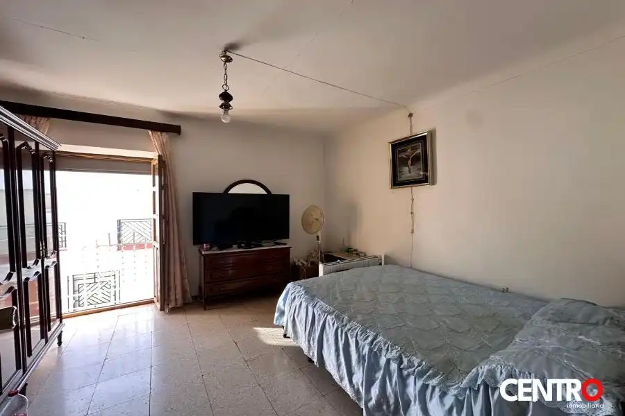 Sala d'estar de Casa o xalet en venda en Guadahortuna amb Jardí privat