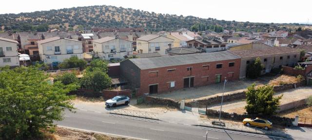 Nave industrial en Venta en Calle Talavera, 24 en San Román de los Montes