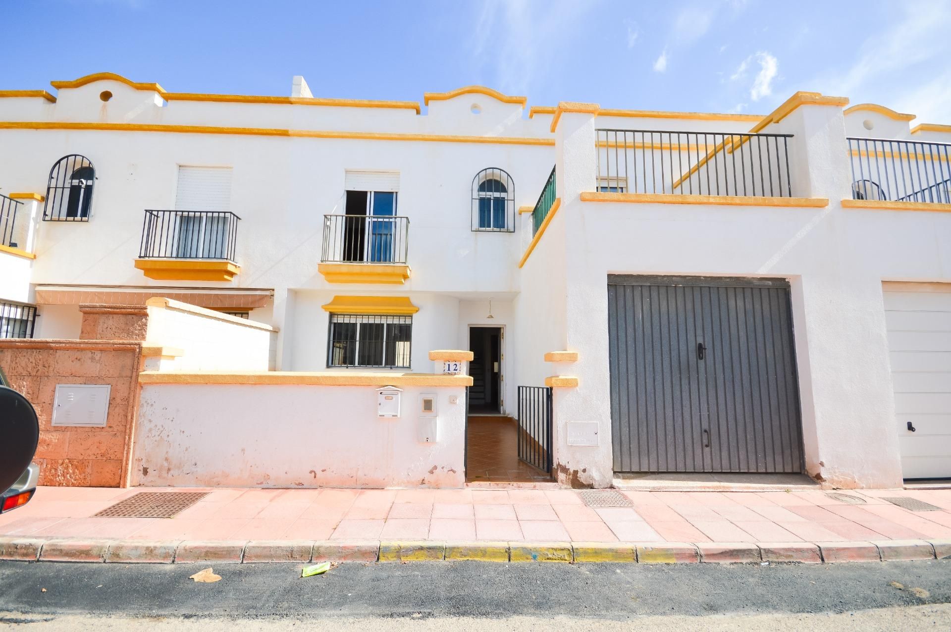 Vista exterior de Casa o chalet en venta en Rioja con Jardín privado, Terraza y Trastero