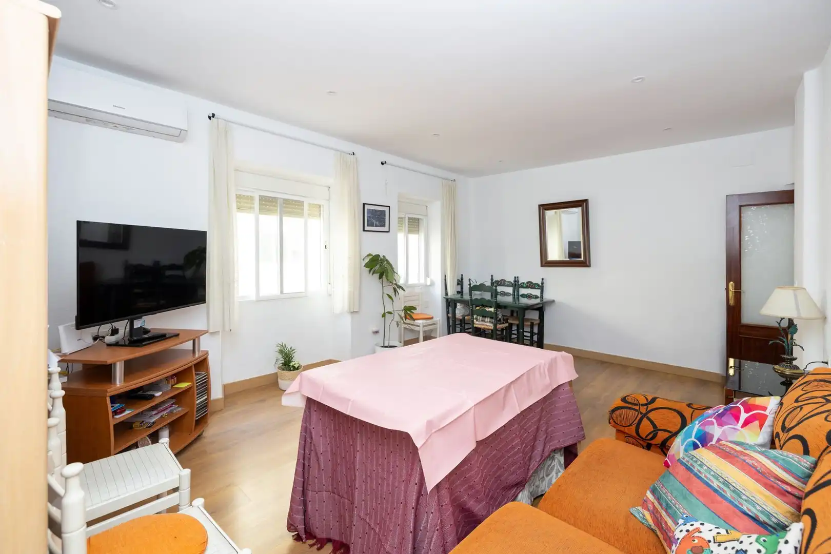 Living room of Flat for sale in Granada  with Air Conditioner and Heating