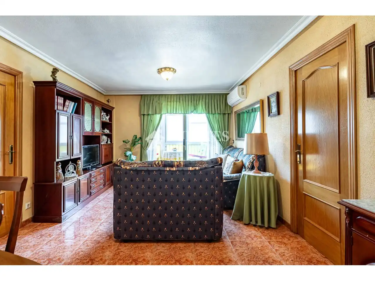 Sala de estar de Piso en venta en Alicante / Alacant con Aire acondicionado, Terraza y Amueblado