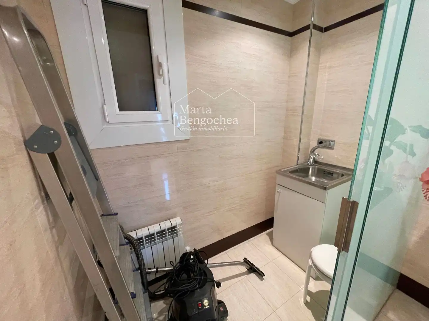 Casa adosada en venta en CALLE MENDIZABALA, Mendizorrotza - Armentia