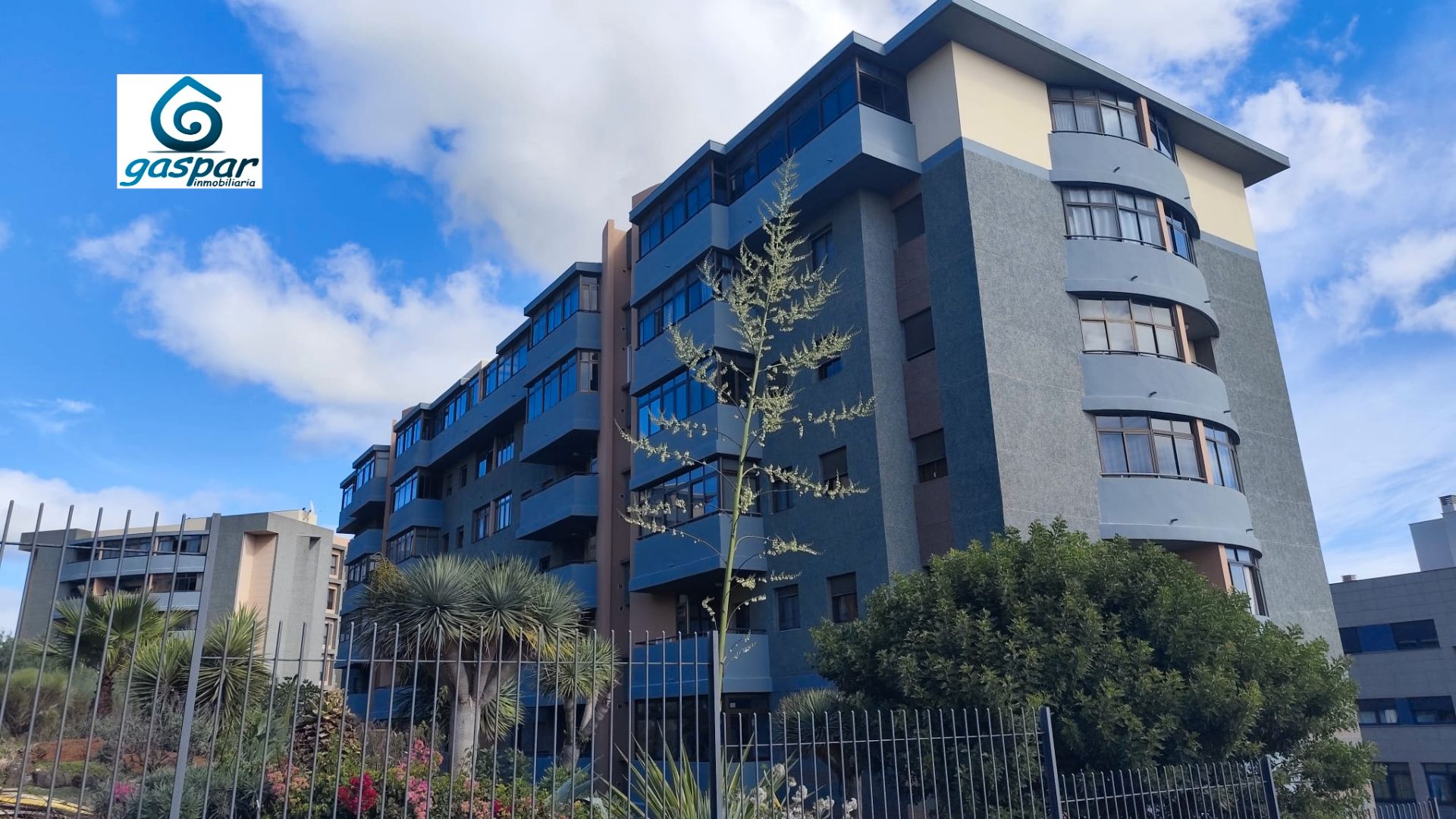 Vista exterior de Pis de lloguer en San Cristóbal de la Laguna amb Jardí privat, Forn i Balcó