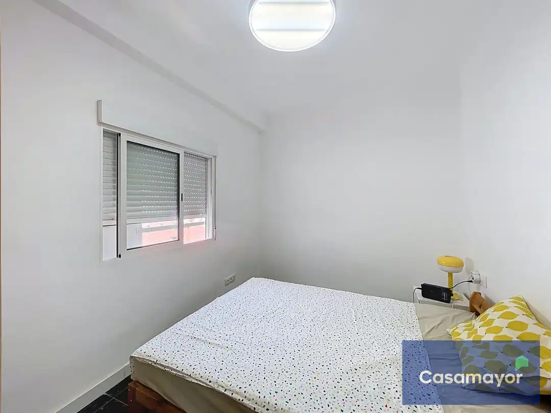 Bedroom of Flat for rent in Alicante / Alacant  with Oven, Washing machine and TV