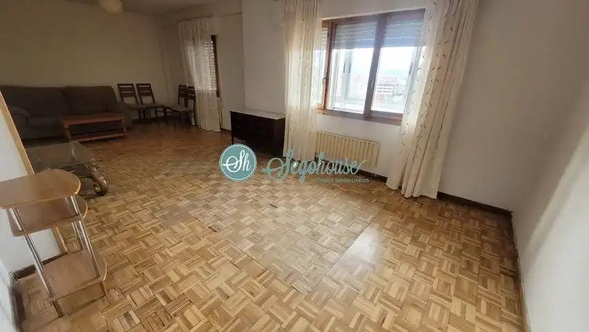 Habitación de Piso en venta en Segovia con Calefacción, Parquet y Terraza