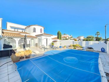 House with pool for sale in Carmençó
