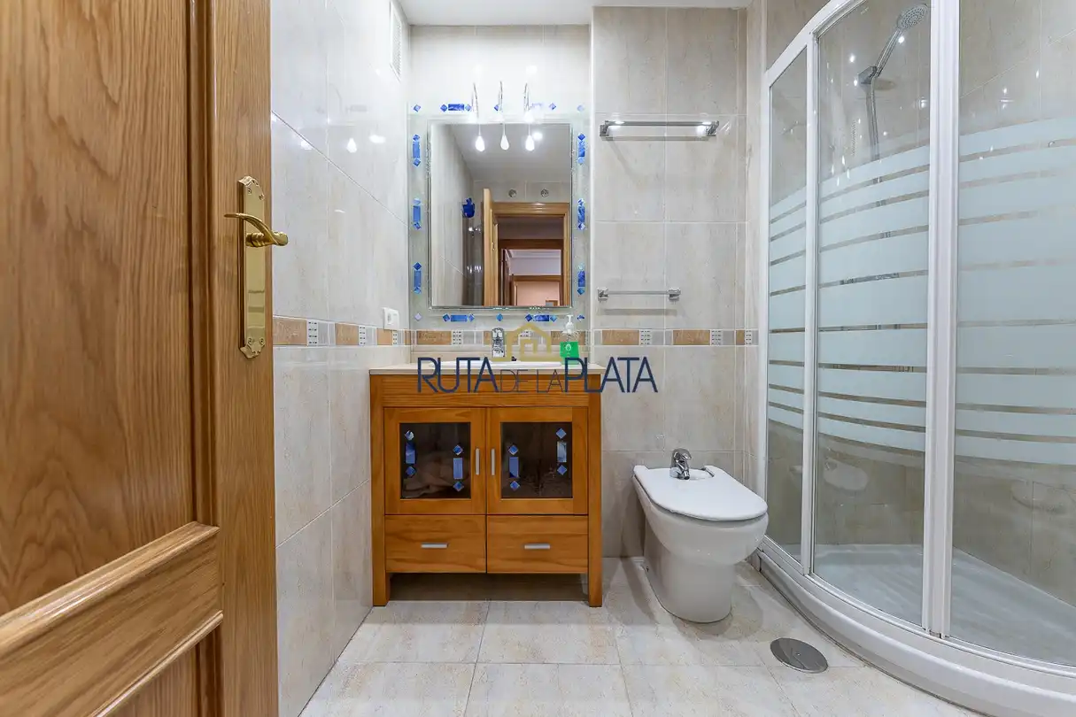 Baño de Piso de alquiler en Los Bloques
