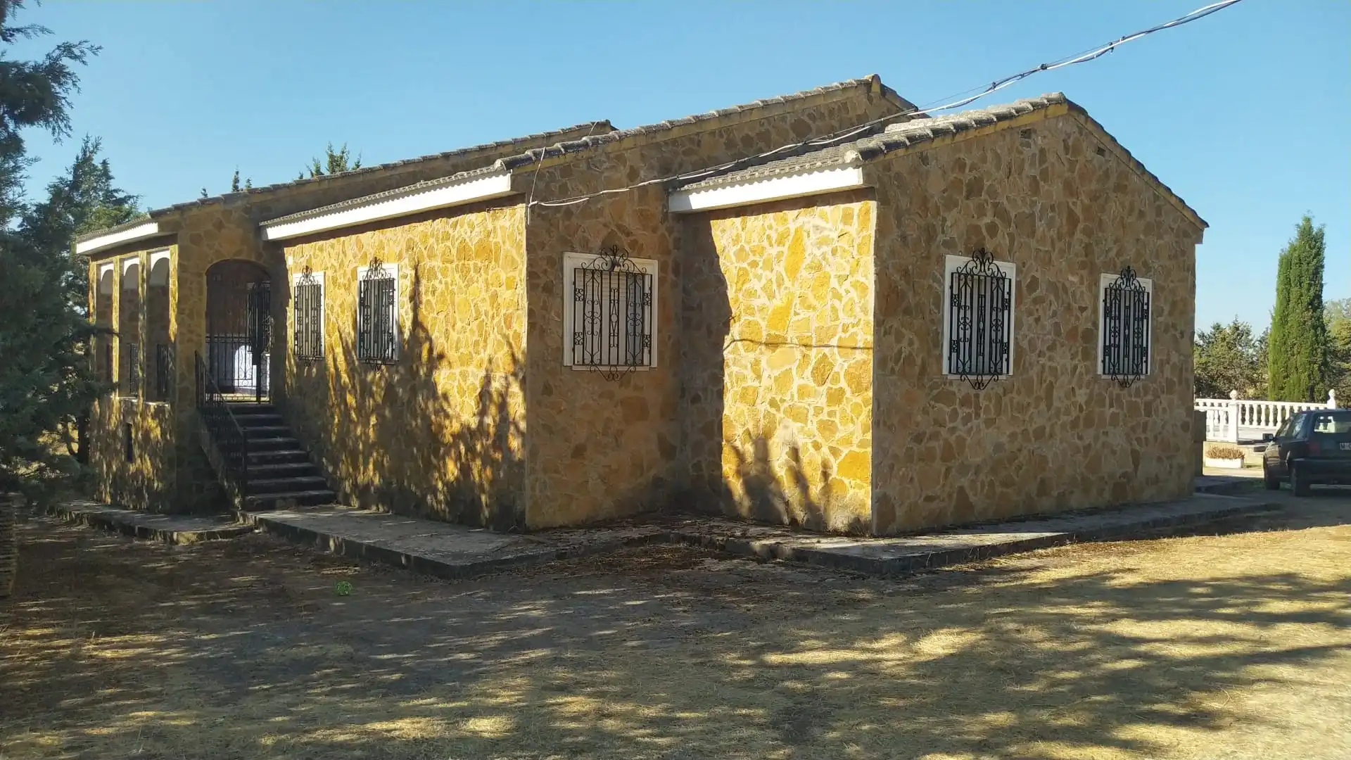 Exterior view of Houses for sale in Talarrubias  with Air Conditioner, Private garden and Storage room