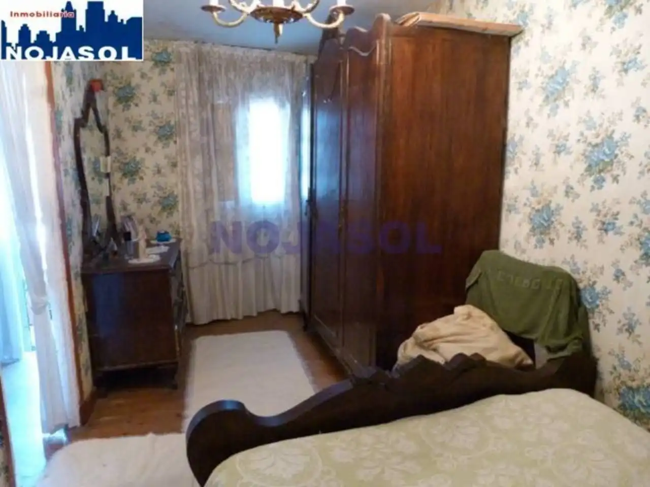 Dormitori de Casa adosada en venda en Escalante amb Moblat