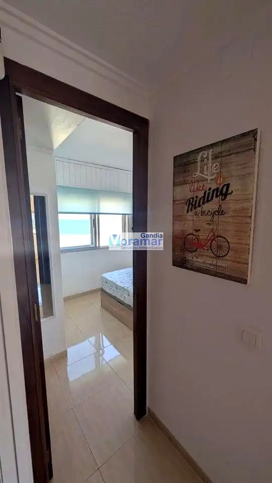 Habitación de Apartamento de alquiler en Gandia con Aire acondicionado y Amueblado