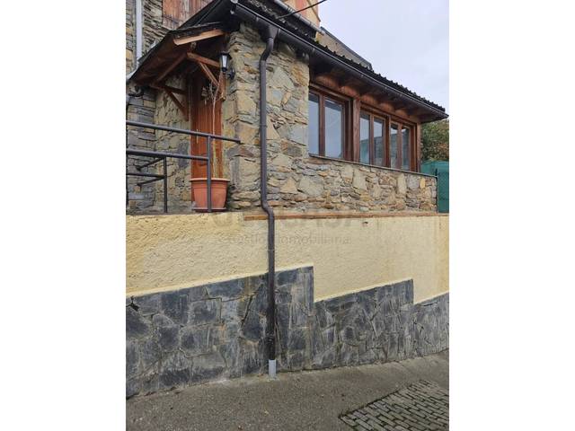 Casa-chalet en Venta en Calle Escolans en Canejan