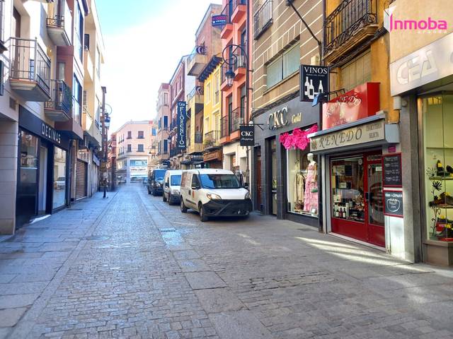 Local comercial en Alquiler en Calle Isilla, 4 en Centro