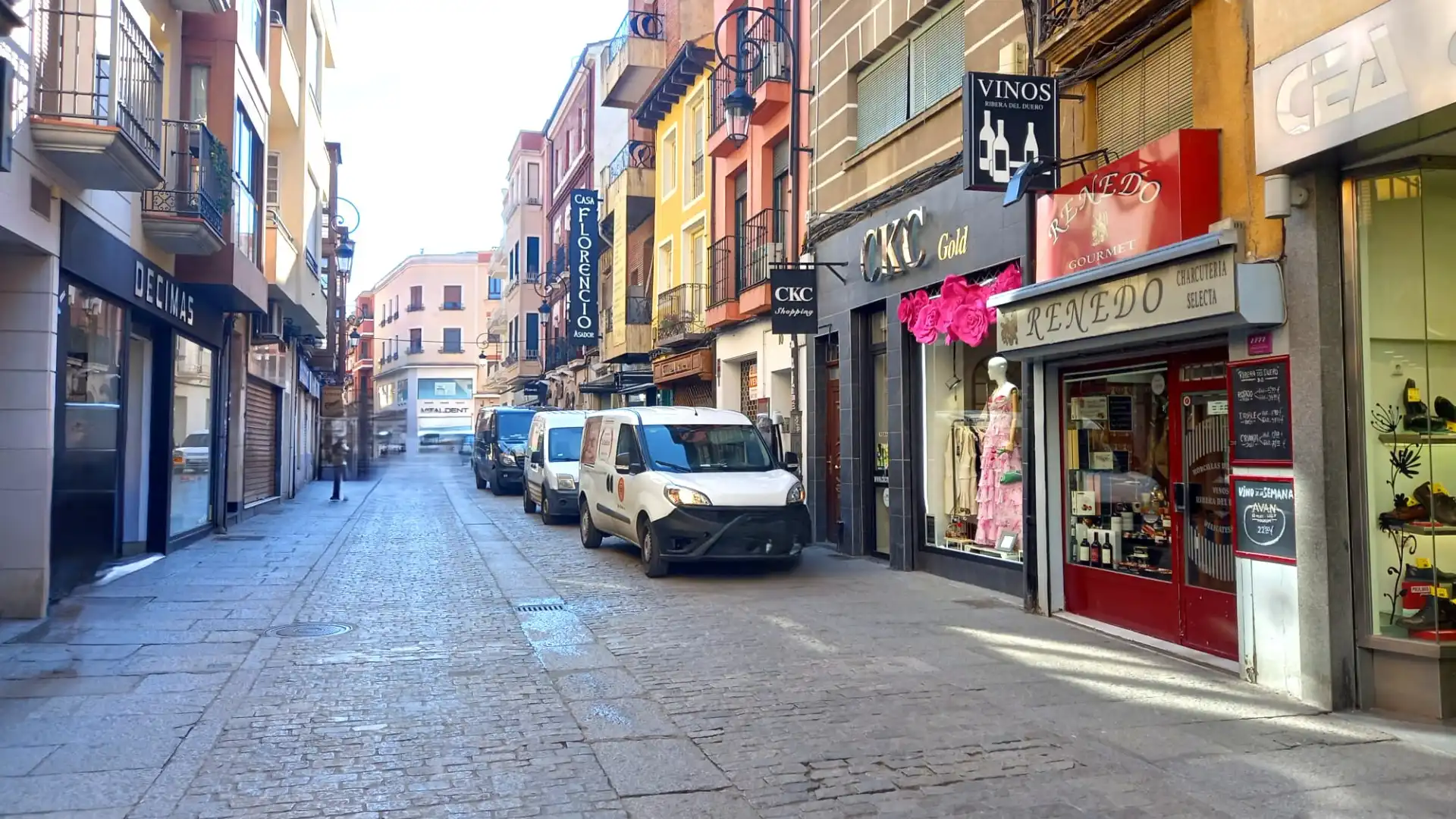 Vista exterior de Local de lloguer en Aranda de Duero amb Calefacció, Internet i Alarma