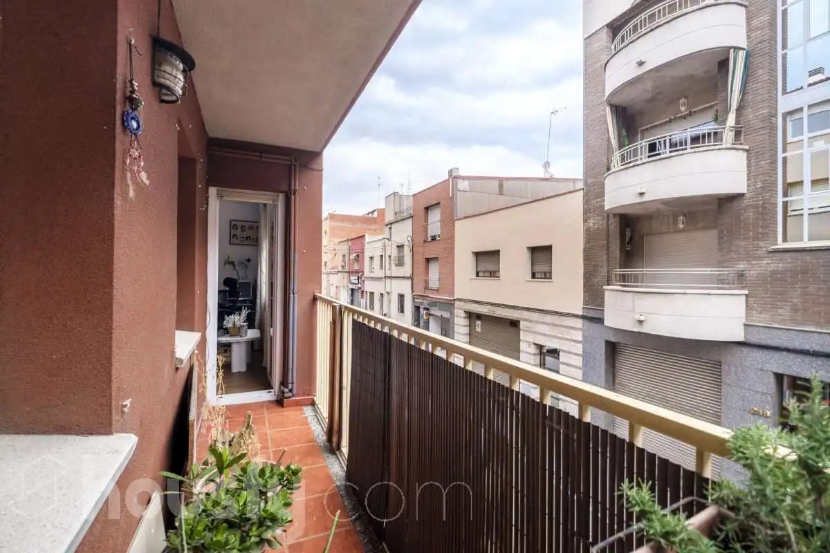 Balcony of Flat for sale in Sud