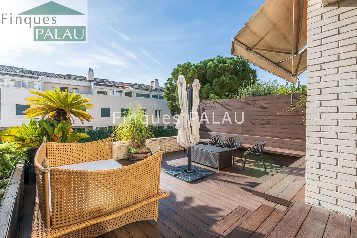 Terrassa de Casa o xalet en venda en Sant Just Desvern amb Aire condicionat, Calefacció i Jardí privat