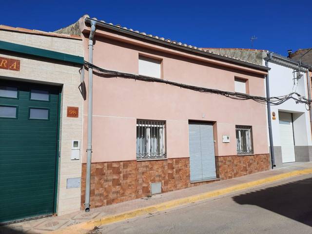 Casa-chalet en Venta en Montealegre del Castillo