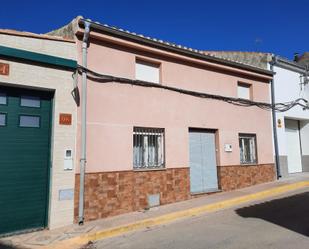 Exterior view of House or chalet for sale in Montealegre del Castillo