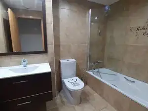 Bathroom of Flat for rent in Gijón   with Heating, Parquet flooring and Terrace