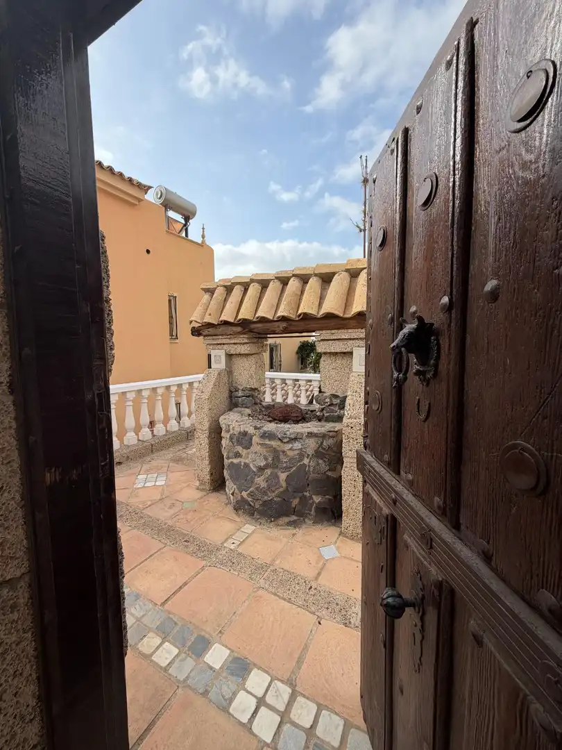 Detached house with terrace for sale in Costa Adeje, imagen 2