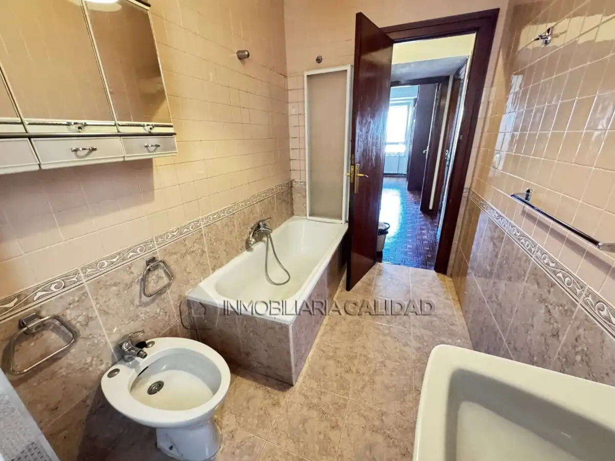 Bedroom of Flat for rent in Burgos  with Heating, Terrace and Furnished