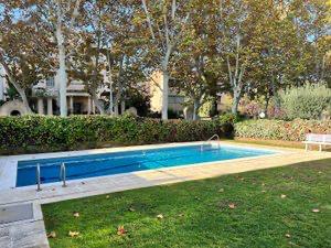 Piscina de Pis en venda en Sant Cugat del Vallès amb Aire condicionat, Calefacció i Terrassa