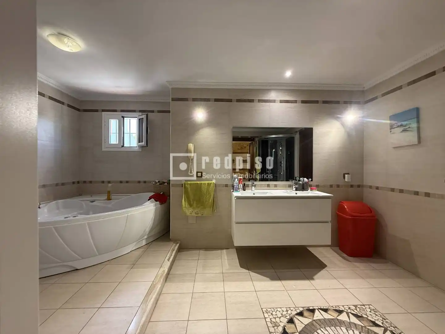 Bany de Casa o xalet en venda en Alhaurín de la Torre amb Aire condicionat, Jardí privat i Terrassa