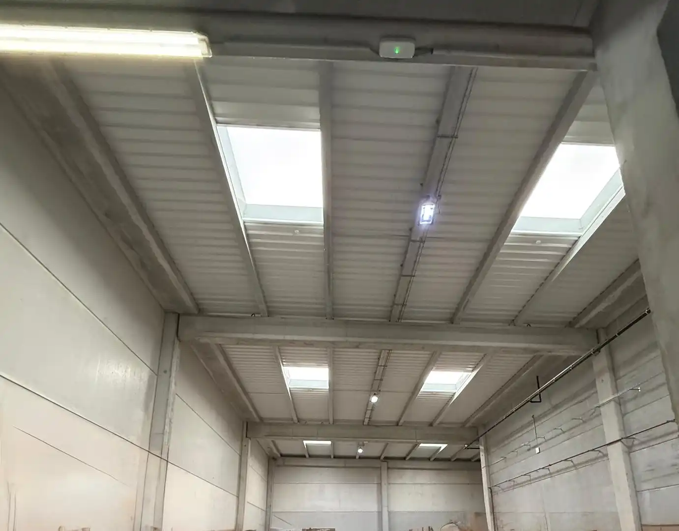 Außenansicht von Fabrikhallen zur Miete in Santa Perpètua de Mogoda