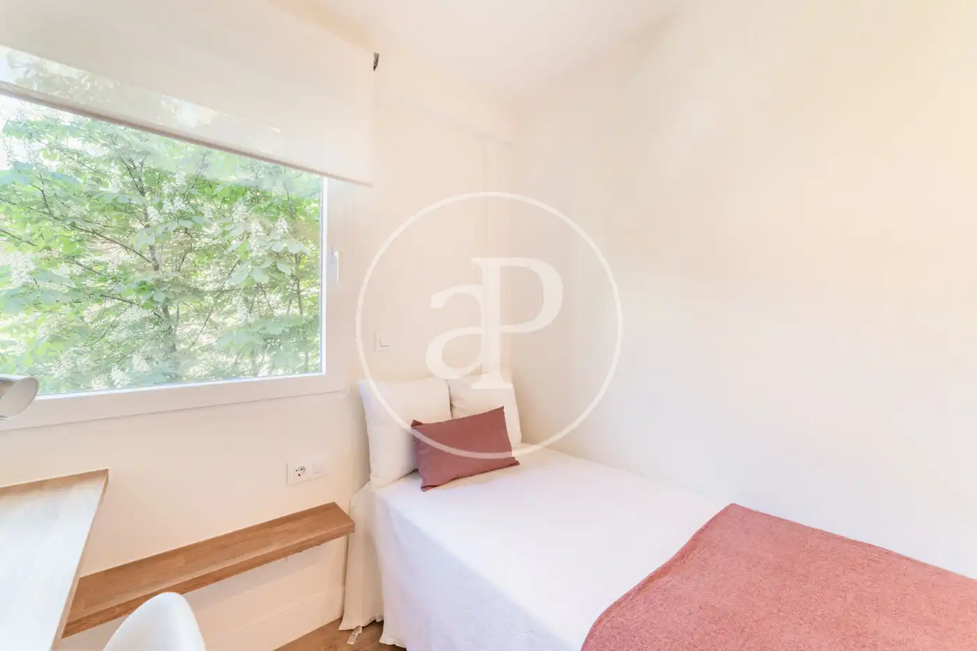 Bedroom of Flat for rent in Madrid  with Air Conditioner, Heating and Furnished