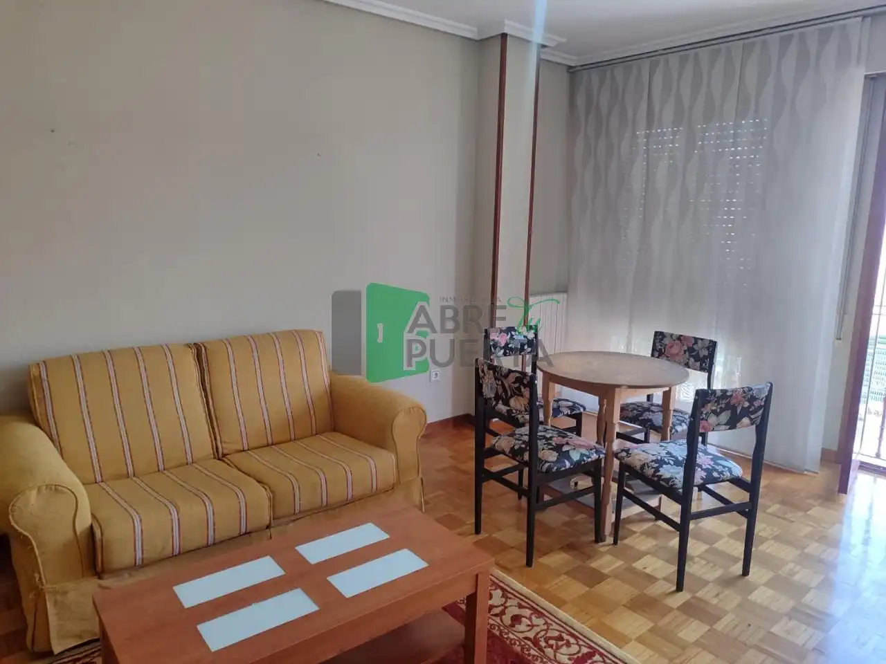 Sala de estar de Piso en venta en Ourense Capital  con Calefacción, Parquet y Trastero